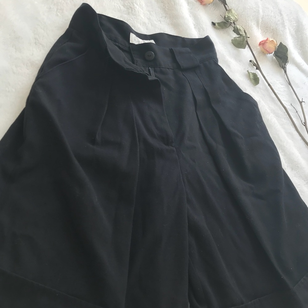 Le Chateau high waist shorts - Picture 2 of 3